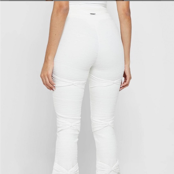 NWT - Manière De Voir Shirred Mesh Overlay Flared Leggings - Picture 2 of 8